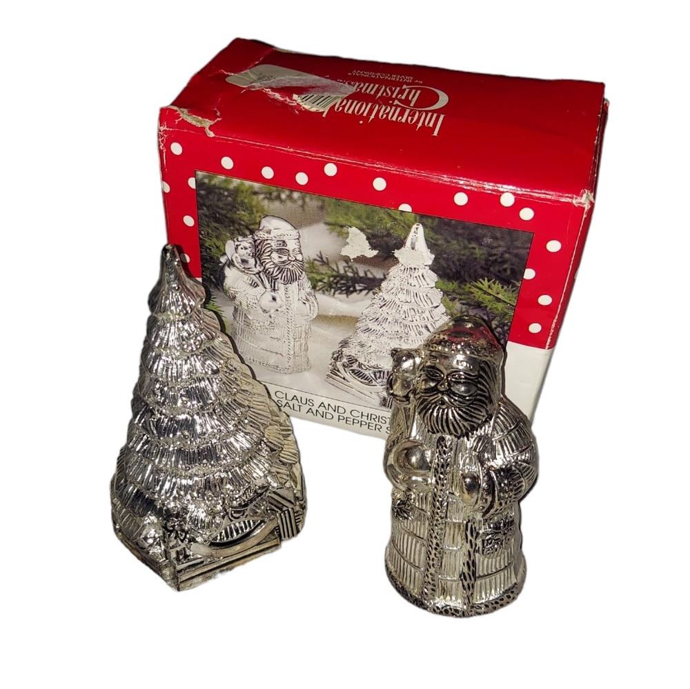International Silver Company Santa Claus Christmas Tree Salt Pepper Shakers